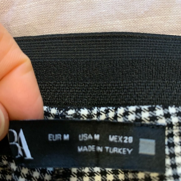 Tight pants with elastic band - Picture 2 of 2